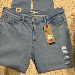 711 skinny Levi’s